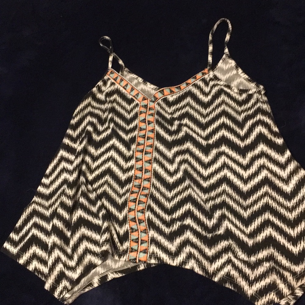 Chevron black and white tank top